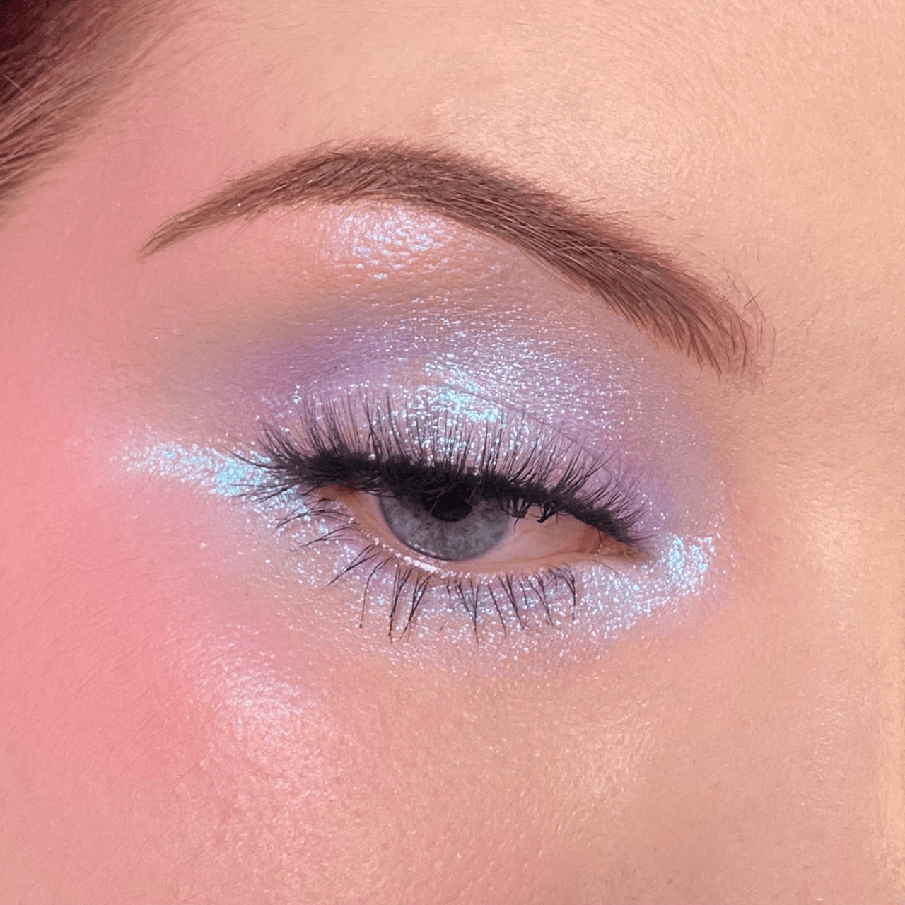 The Glitter Eyeshadow Comeback: Why Gen Z Is Reclaiming Sparkle on Their Own Terms