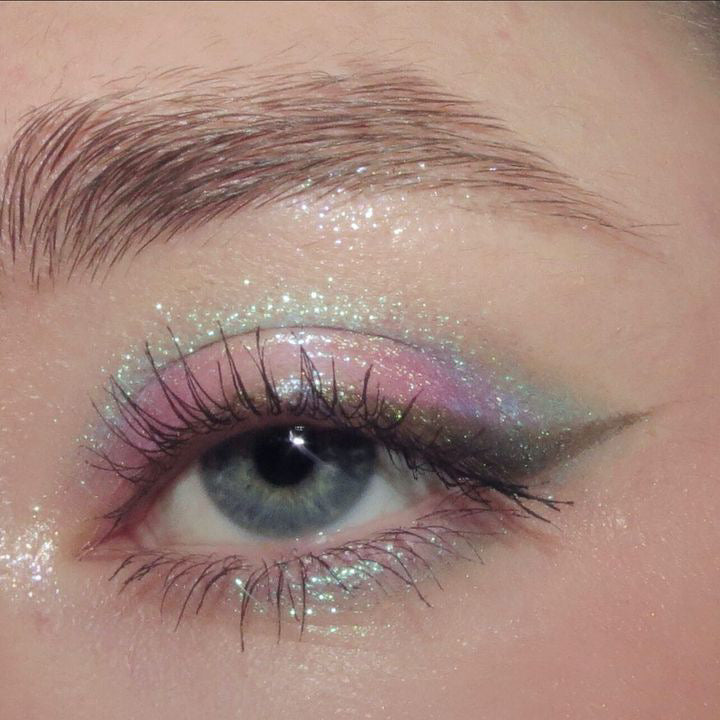 sparkly douyin glitter eyeshadow look