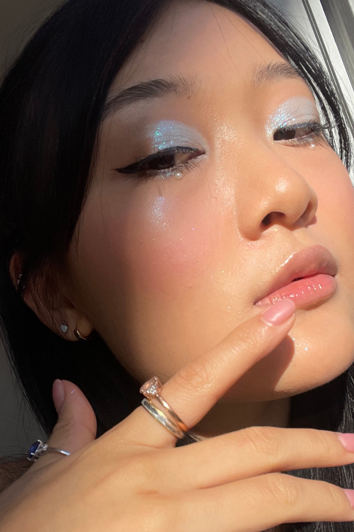 light blue asian makeup look
