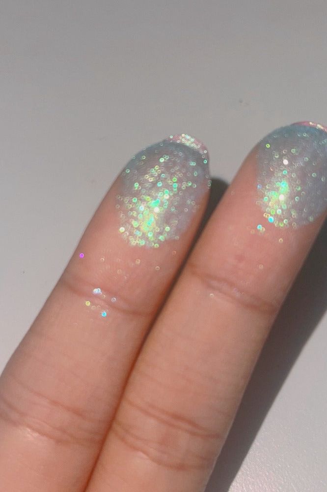 sparkly eyeshadow light blue glitter