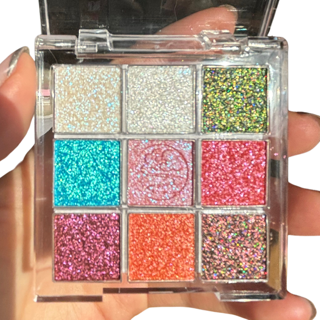 Unleash Your Inner Artist with Our Glitter Eyeshadow Palette