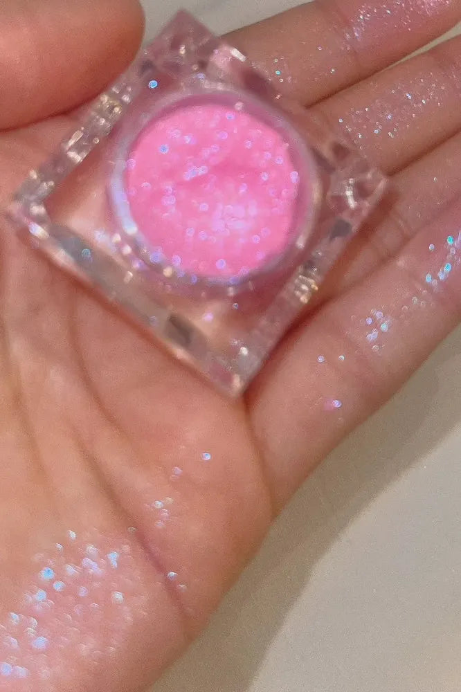 shimmery glitter eyeshadow pigment super sparkly glittery makeup