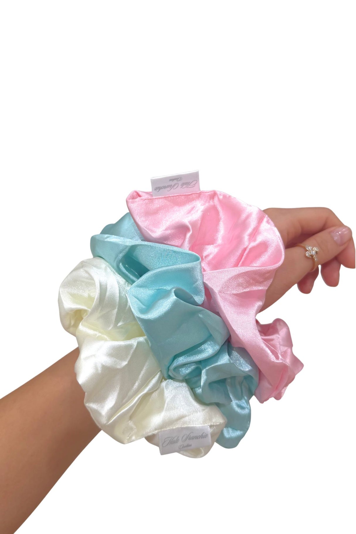 Halo Oversized Hair Scrunchie